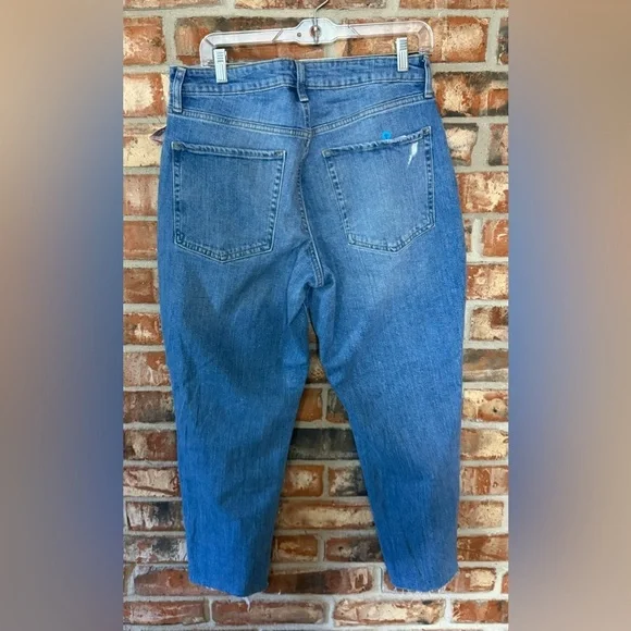 Old Navy high rise CURVY straight Medium Wash Distressed Jeans - Picture 2 of 11